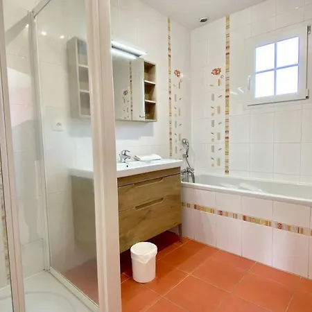 Maison Familiale Pour 8 Personnes Avec Jardin * 勒克罗图瓦