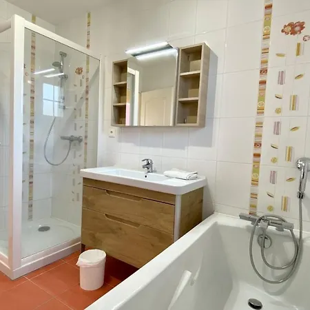 度假居 Maison Familiale Pour 8 Personnes Avec Jardin 勒克罗图瓦
