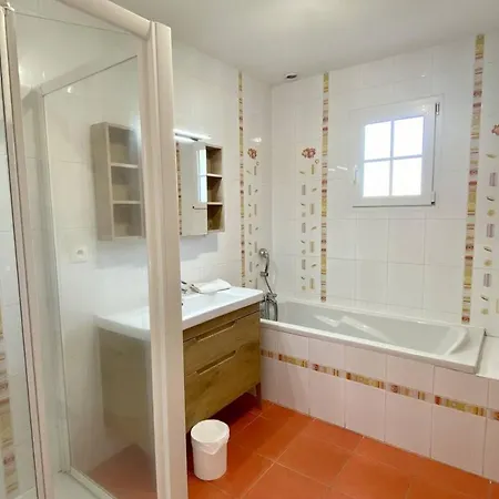 Maison Familiale Pour 8 Personnes Avec Jardin 度假居 *